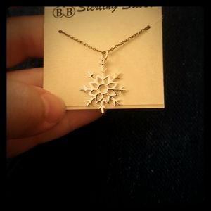 New NWT IBB Sterling Silver snowflake necklace